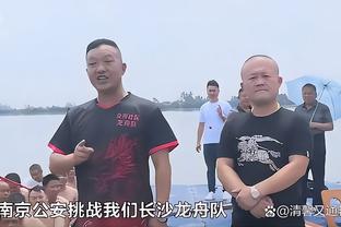 鲁梅尼格：贝肯鲍尔带领拜仁崛起，他可能是首位世界级球员